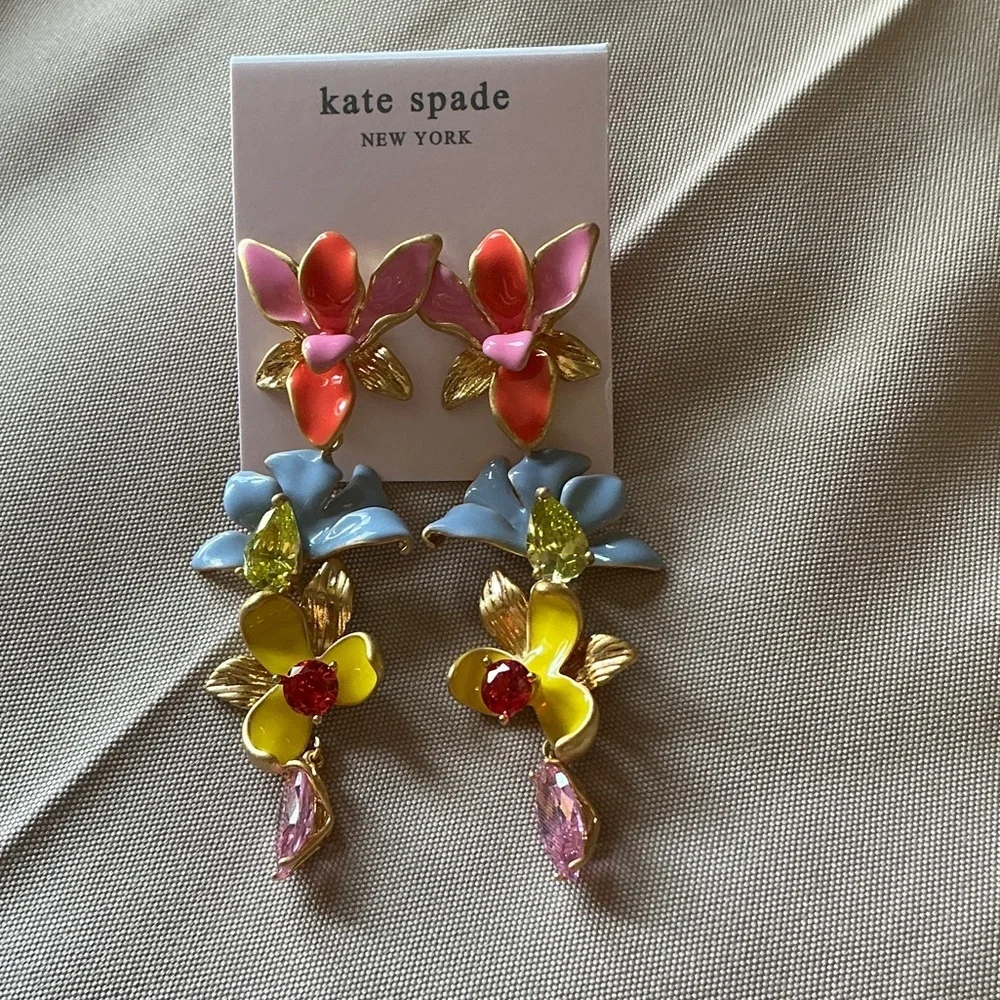 kate spade multicolor enamel floral dangle statement earrings. Gorgeous 😍